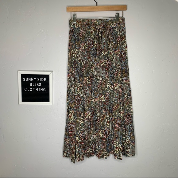 Lark+Gray Red and Green A-line Midi Skirt with Pleated Tie Front Size Small - Picture 1 of 9